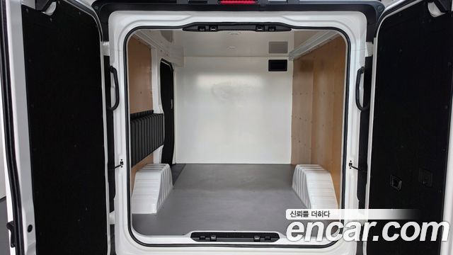 Hyundai ST1 Cargo Premium 2025 — фото 14