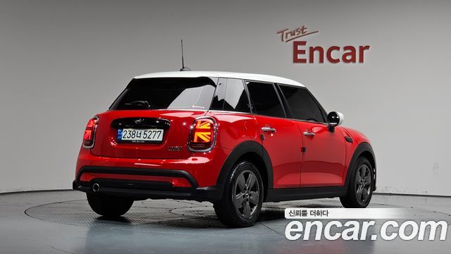 MINI Cooper 5Door Classic Third Generation 2023 — фото 2
