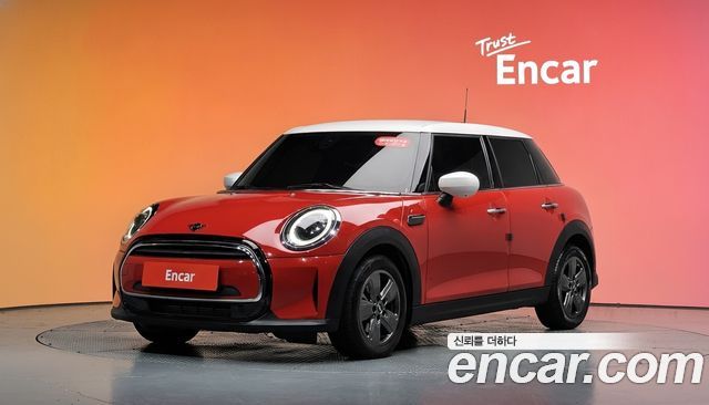 MINI Cooper 5Door Classic Third Generation 2023 — фото 1