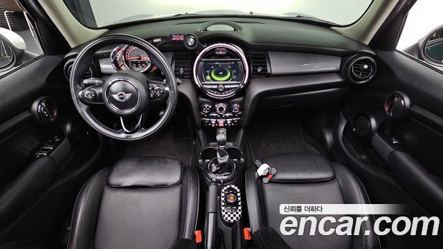 MINI Cooper D 5Door Mid 3rd 2017 — фото 7
