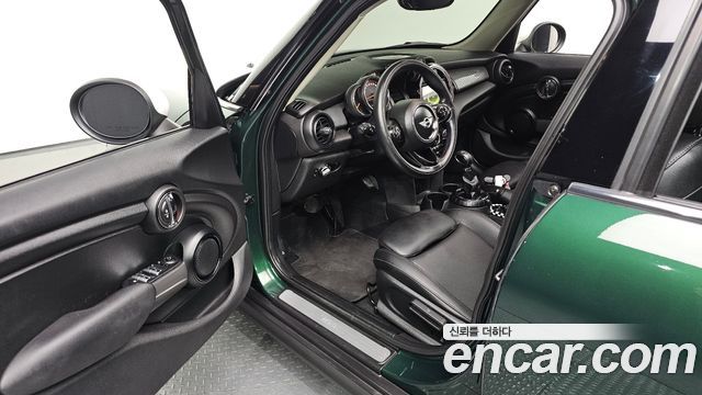 MINI Cooper D 5Door Mid 3rd 2017 — фото 10