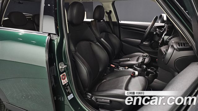 MINI Cooper D 5Door Mid 3rd 2017 — фото 11