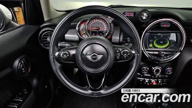 MINI Cooper D 5Door Mid 3rd 2017 — фото 13