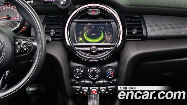 MINI Cooper D 5Door Mid 3rd 2017 — фото 15