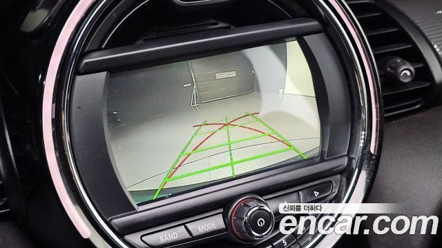 MINI Cooper D 5Door Mid 3rd 2017 — фото 16