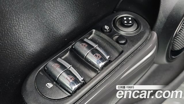 MINI Cooper D 5Door Mid 3rd 2017 — фото 20