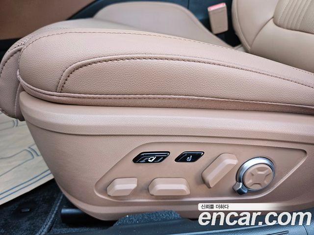 Hyundai Grandeur (GN7) 2,5 Gasoline 2WD Exclusive 2023 — фото 20