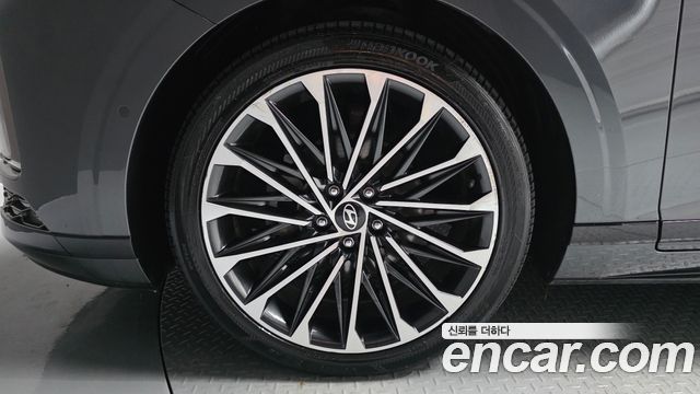 Hyundai Grandeur Hybrid (GN7) Calligraphy 2023 — фото 5