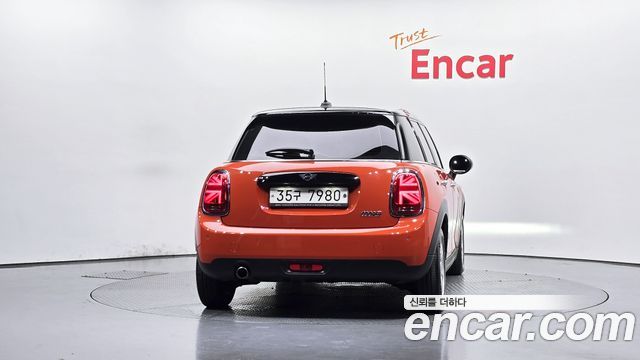 MINI Cooper 5Door Standard 3rd 2019 — фото 4