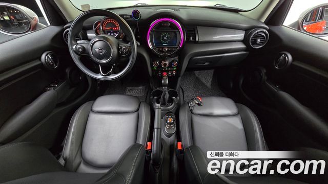 MINI Cooper 5Door Standard 3rd 2019 — фото 7