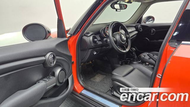MINI Cooper 5Door Standard 3rd 2019 — фото 10