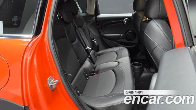 MINI Cooper 5Door Standard 3rd 2019 — фото 15