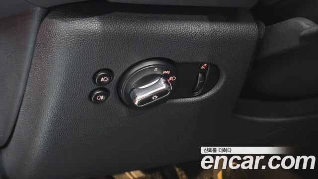 MINI Cooper 5Door Standard 3rd 2019 — фото 18