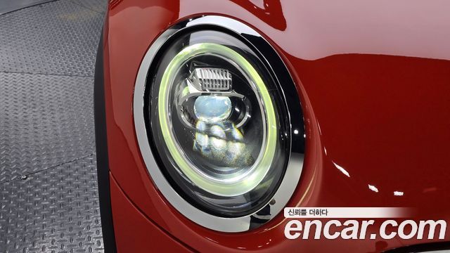 MINI Cooper 5Door Standard 3rd 2019 — фото 28
