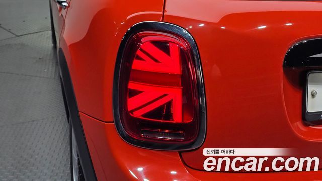 MINI Cooper 5Door Standard 3rd 2019 — фото 29
