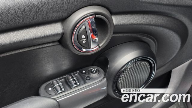 MINI Cooper 5Door Standard 3rd 2019 — фото 33