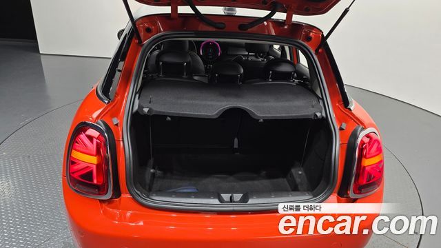 MINI Cooper 5Door Standard 3rd 2019 — фото 36