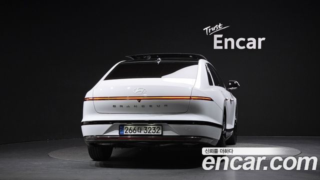 Hyundai Grandeur Hybrid (GN7) Calligraphy 2025 — фото 4