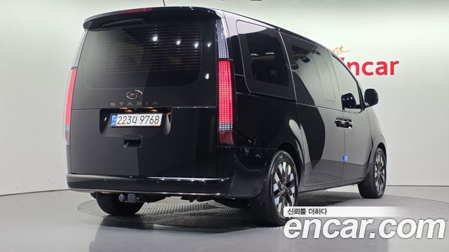 Hyundai Staria L3.5 Lounge 7-Seater Inspiration 2022 — фото 2