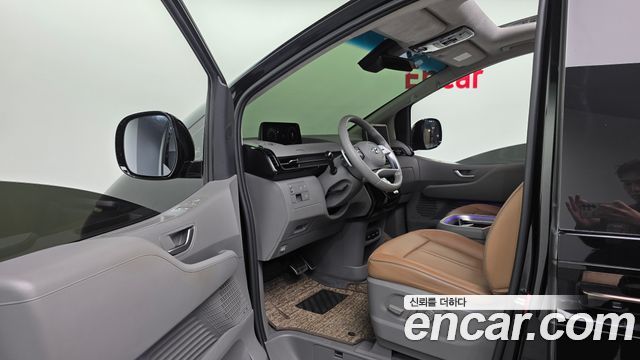 Hyundai Staria L3.5 Lounge 7-Seater Inspiration 2022 — фото 12