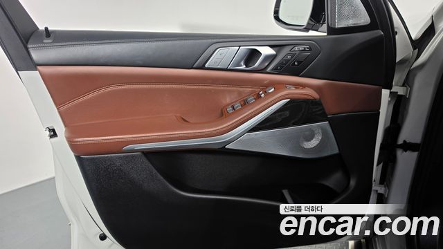 BMW X7 (G07) xDrive 40i Design Pure Excellence 7-Seater 2021 — фото 24