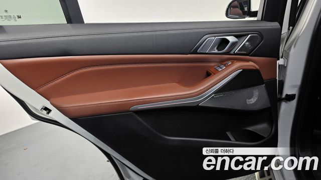 BMW X7 (G07) xDrive 40i Design Pure Excellence 7-Seater 2021 — фото 25