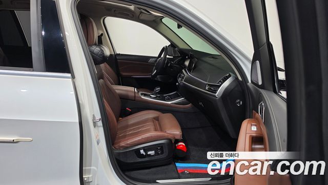 BMW X7 (G07) xDrive 40i Design Pure Excellence 7-Seater 2021 — фото 26