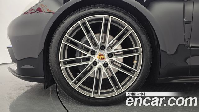 Porsche Panamera (971) 3.0 AWD 2018 — фото 5