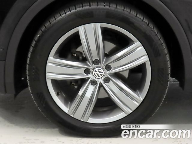 Volkswagen Tiguan (II) 2.0 TDI 4Motion Prestige 2018 — фото 5