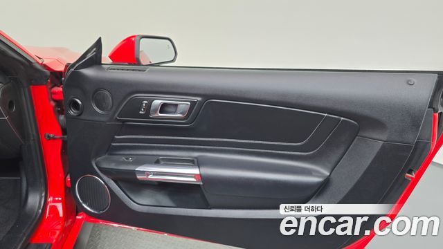 Ford Mustang Convertible 2020 — фото 25