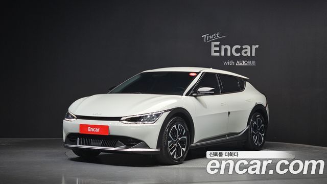 Kia EV6 Long Range Light 2023 — фото 1