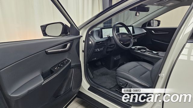 Kia EV6 Long Range Light 2023 — фото 10