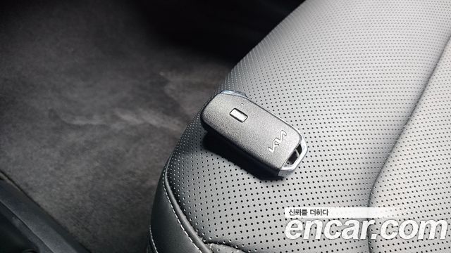 Kia EV6 Long Range Light 2023 — фото 15