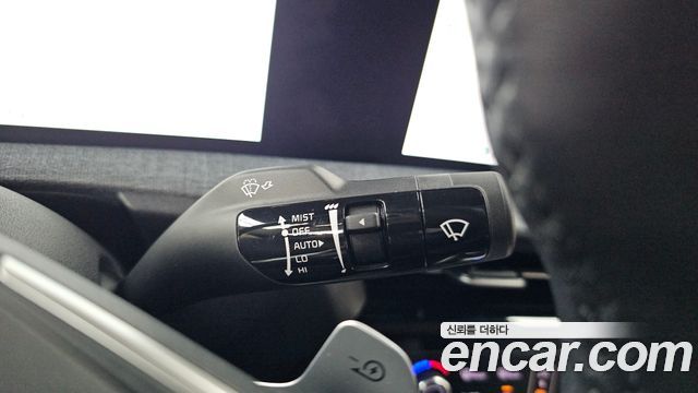 Kia EV6 Long Range Light 2023 — фото 19