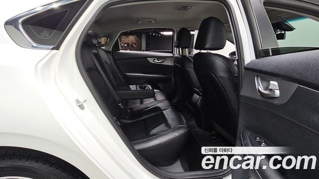 Kia K3 Prestige 2021 — фото 12