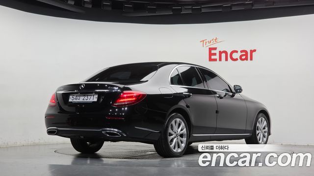 Mercedes-Benz E-Class (W213) E220d 4MATIC Exclusive 2018 — фото 2