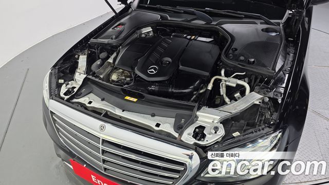 Mercedes-Benz E-Class (W213) E220d 4MATIC Exclusive 2018 — фото 6