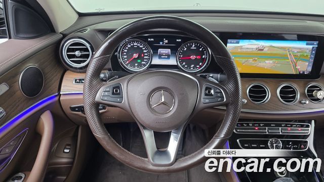 Mercedes-Benz E-Class (W213) E220d 4MATIC Exclusive 2018 — фото 13
