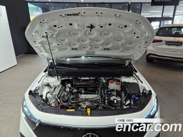 Mercedes-Benz EQB (X243) EQB300 4MATIC Progressive 2026 — фото 6