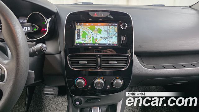 Renault Korea Clio ZEN 2018 — фото 14