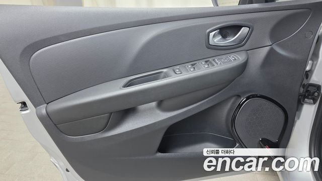 Renault Korea Clio ZEN 2018 — фото 24