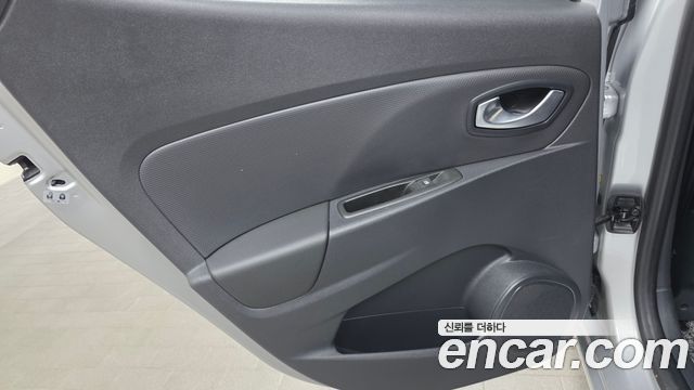 Renault Korea Clio ZEN 2018 — фото 25