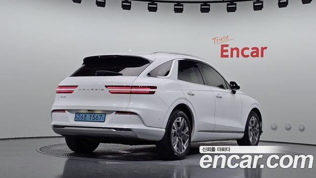Genesis Electrified (GV70) e-AWD 2022 — фото 2