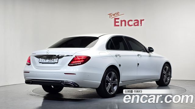 Mercedes-Benz E-Class (W213) E220d Avantgarde 2019 — фото 2