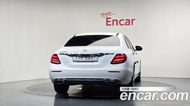 Mercedes-Benz E-Class (W213) E220d Avantgarde 2019 — фото 4