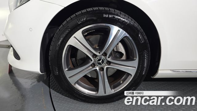 Mercedes-Benz E-Class (W213) E220d Avantgarde 2019 — фото 5