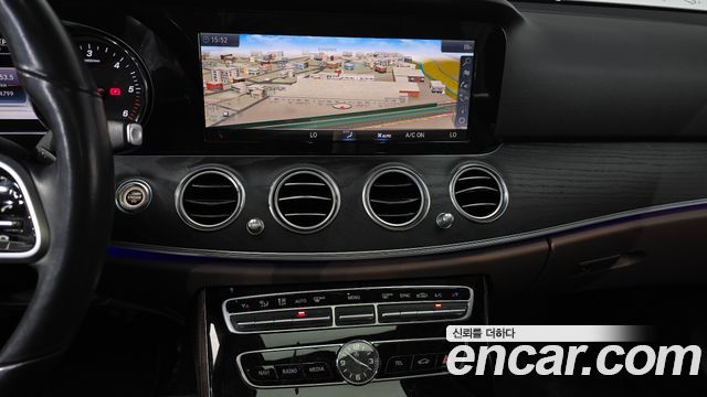 Mercedes-Benz E-Class (W213) E220d Avantgarde 2019 — фото 12