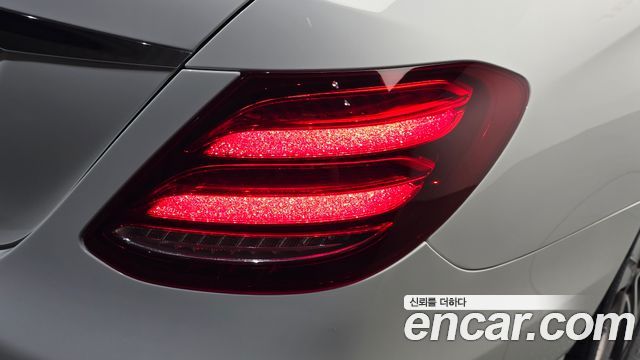 Mercedes-Benz E-Class (W213) E220d Avantgarde 2019 — фото 23