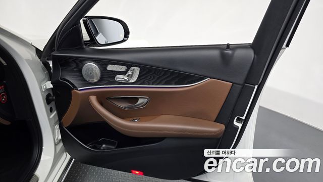 Mercedes-Benz E-Class (W213) E220d Avantgarde 2019 — фото 24