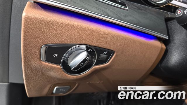 Mercedes-Benz E-Class (W213) E220d Avantgarde 2019 — фото 27